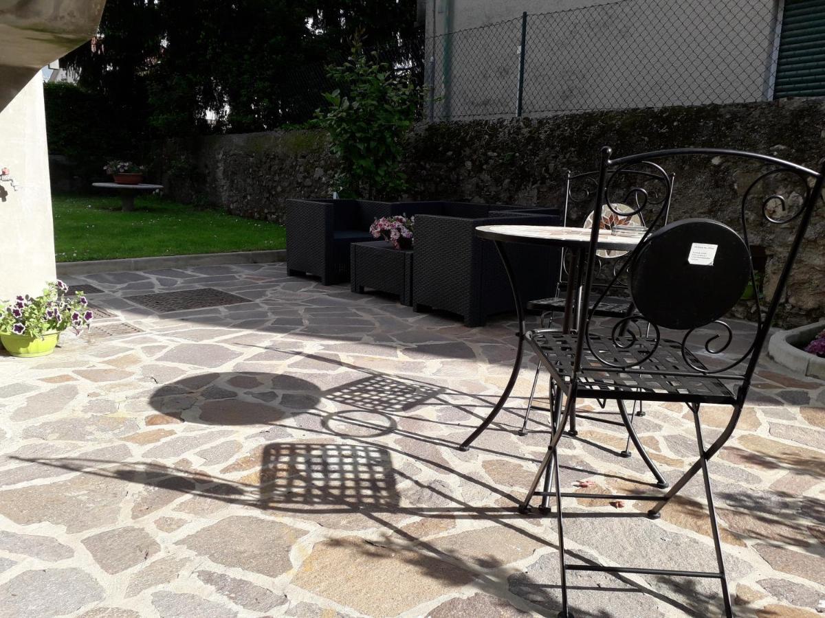 Casa Liberty Hotell Mandello del Lario Exteriör bild